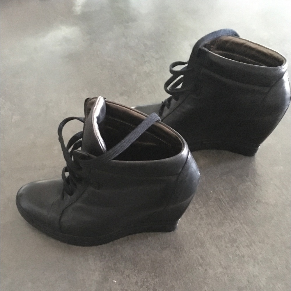 AF Vandervost Booty Heel - Picture 2 of 7